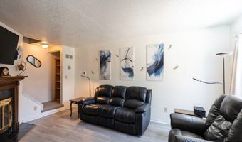 944 Sunburst Ln, Altoona, IA 50009