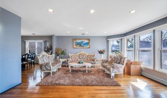 133 Wentworth Ave, Albertson, NY 11507