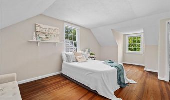 215 WARDOUR Dr, Annapolis, MD 21401