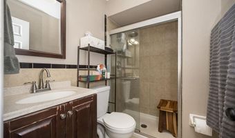 704 Woodrun Dr, Ballwin, MO 63021