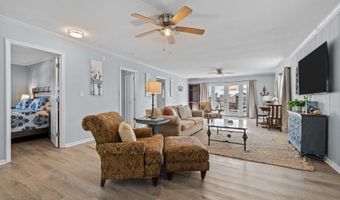 205 Barefoot Ln, Atlantic Beach, NC 28512