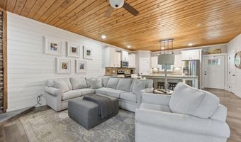1067 LEGENDARY Pkwy, Arley, AL 35541