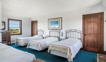 8 Taylor's Ln N, Little Compton, RI 02837