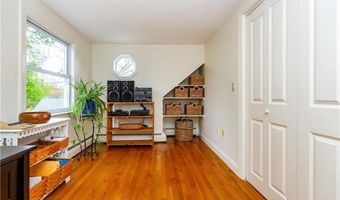 42 Grasslands Rd, East Greenwich, RI 02818