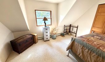 5912 5 Mile Pt Rd, Allouez, MI 49805