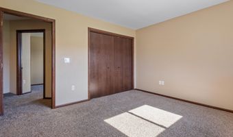 2020 S Lawson St, Aberdeen, SD 57401