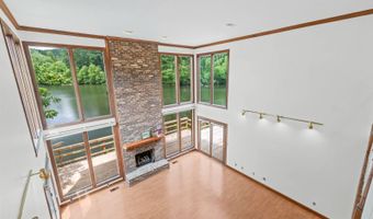 106 DK Ranch Ln, Ashland, KY 41102