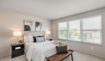 2148 Evergreen Ln, Ann Arbor, MI 48103