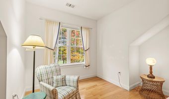 13 Laurel Hill Ct 13, Bourne, MA 02532