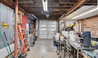 33 W Olive St, Aurora, MO 65605
