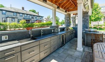 15 Castle St 9, East Greenwich, RI 02818