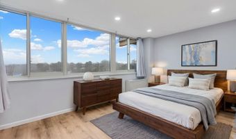 4520 KING St 601, Alexandria, VA 22302