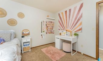 609 S Splitrock Blvd, Brandon, SD 57005
