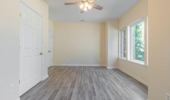 5 Robert Court St, Amityville, NY 11701