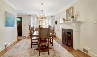 1114 N HARRISON St, Arlington, VA 22205