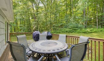 18 Vale Rd, Brookfield, CT 06804