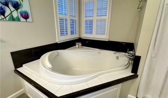 34 Marian Ave, Narragansett, RI 02882