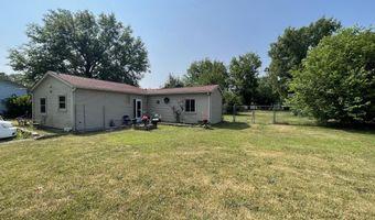 1123 W 53RD St, Davenport, IA 52806