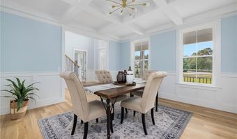 35 Beech Crest Rd, East Greenwich, RI 02818