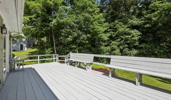 6 Sky Edge Ln, Bethel, CT 06801