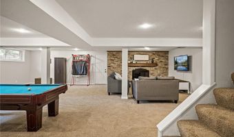 1922 Parkmont Ln, Anoka, MN 55303