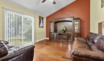 8 N AVON Dr, Claymont, DE 19703