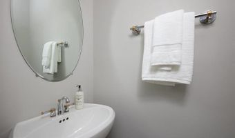 4906 MONTGOMERY Ln, Bethesda, MD 20814