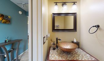 718 Peninsula Ct, Ann Arbor, MI 48105