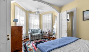 22 Greenough Pl, Newport, RI 02840