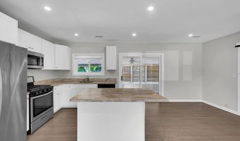 332 Beach Ave, Beachwood, NJ 08722
