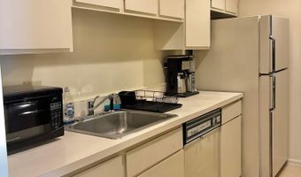 892 Chatham Ln W, Columbus, OH 43221