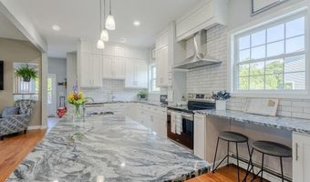 71 Vinton Ave, Cranston, RI 02920