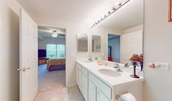 701 W Rand Rd 227, Arlington Heights, IL 60004