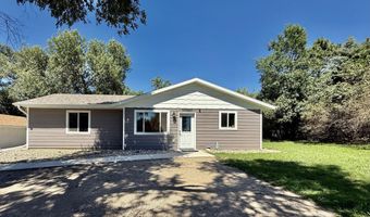 379540 N Shore Dr, Aberdeen, SD 57401