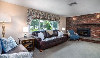 26 High St, North Kingstown, RI 02852