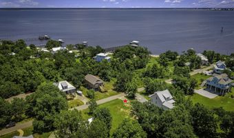 112 Leopold St, Bay St. Louis, MS 39520