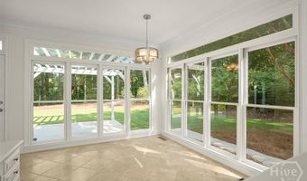 115 Melbourne Dr, Athens, GA 30606