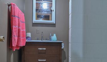 230 8th St, Adams, NE 68301