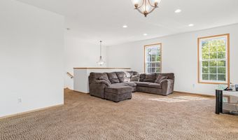 15871 Freedom Ln, Apple Valley, MN 55124