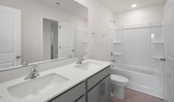 959 Misty Creek Dr, Aberdeen, NC 28315