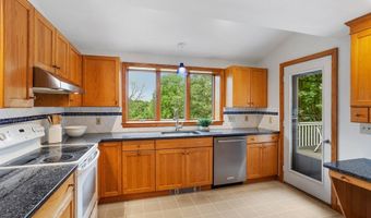 444 Middle Rd, Boxborough, MA 01719