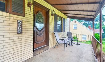 3 Solar Dr, Ambridge, PA 15003