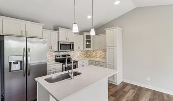 2013 2nd St SW, Altoona, IA 50009