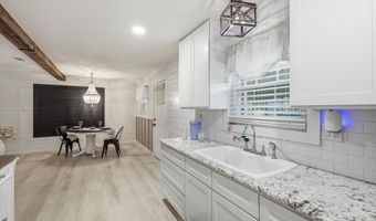 1616 Woodview Dr, Alvarado, TX 76009