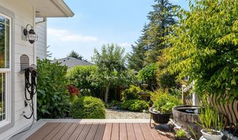 7180 VISTA RIDGE Dr, Brookings, OR 97415