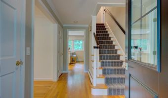 22 Pine Top Rd, Barrington, RI 02806