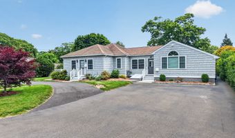 6 Harbor Pkwy, Clinton, CT 06413