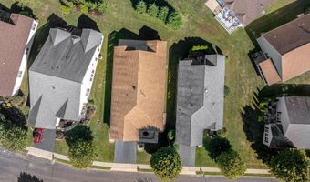 6 MOUNTAIN STREAM Ct, Barnegat, NJ 08005