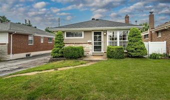 9327 Mackenzie Rd, Affton, MO 63123