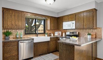 8296 144th St W, Apple Valley, MN 55124